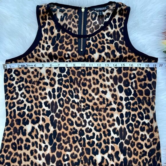𝅺Express Leopard Sleeveless Blouse - Picture 6 of 10